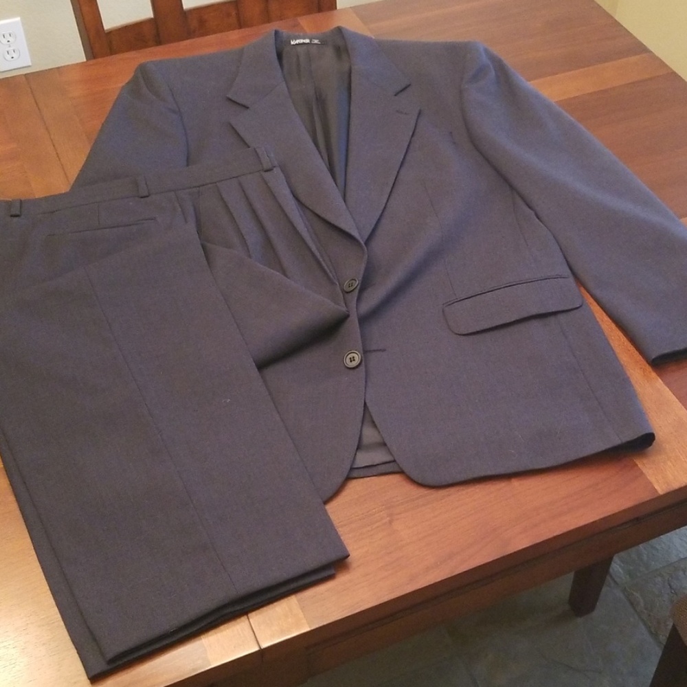 Kasper 2 piece suite. Wool, Dark blue